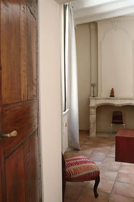 Uzes Centre Quartiers Des Arts Charme De L'Ancien Appartement Buitenkant foto